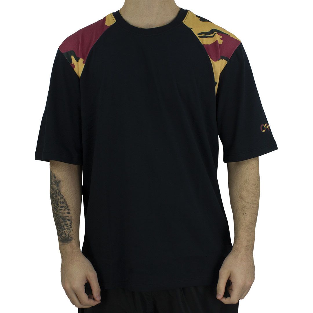 Camiseta Oakley Camuflada Highline Camo Tee Masculina - Vermelho Escuro